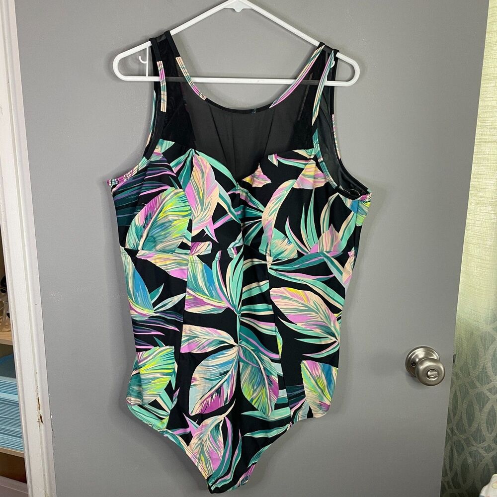 Torrid Womens 4 Active Wireless Mesh High Neck One Piece Swimsuit Floral NWT